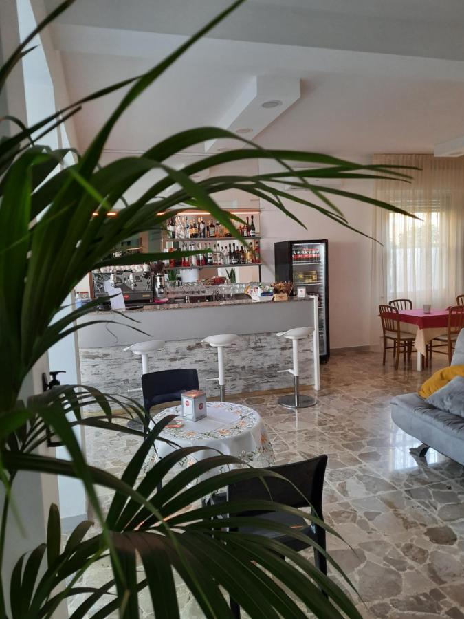 Hotel Barbiani リッチョーネ エクステリア 写真