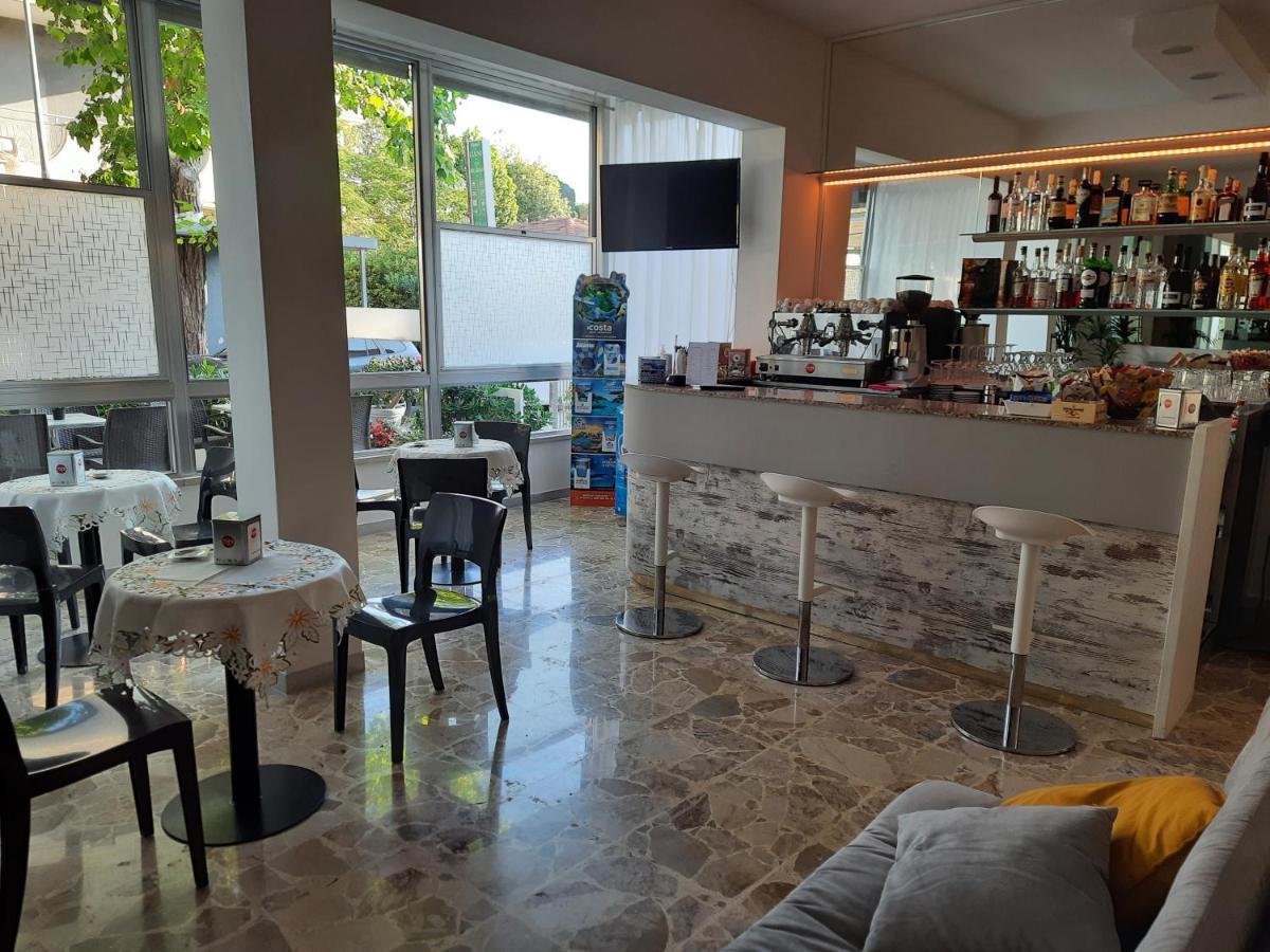 Hotel Barbiani リッチョーネ エクステリア 写真