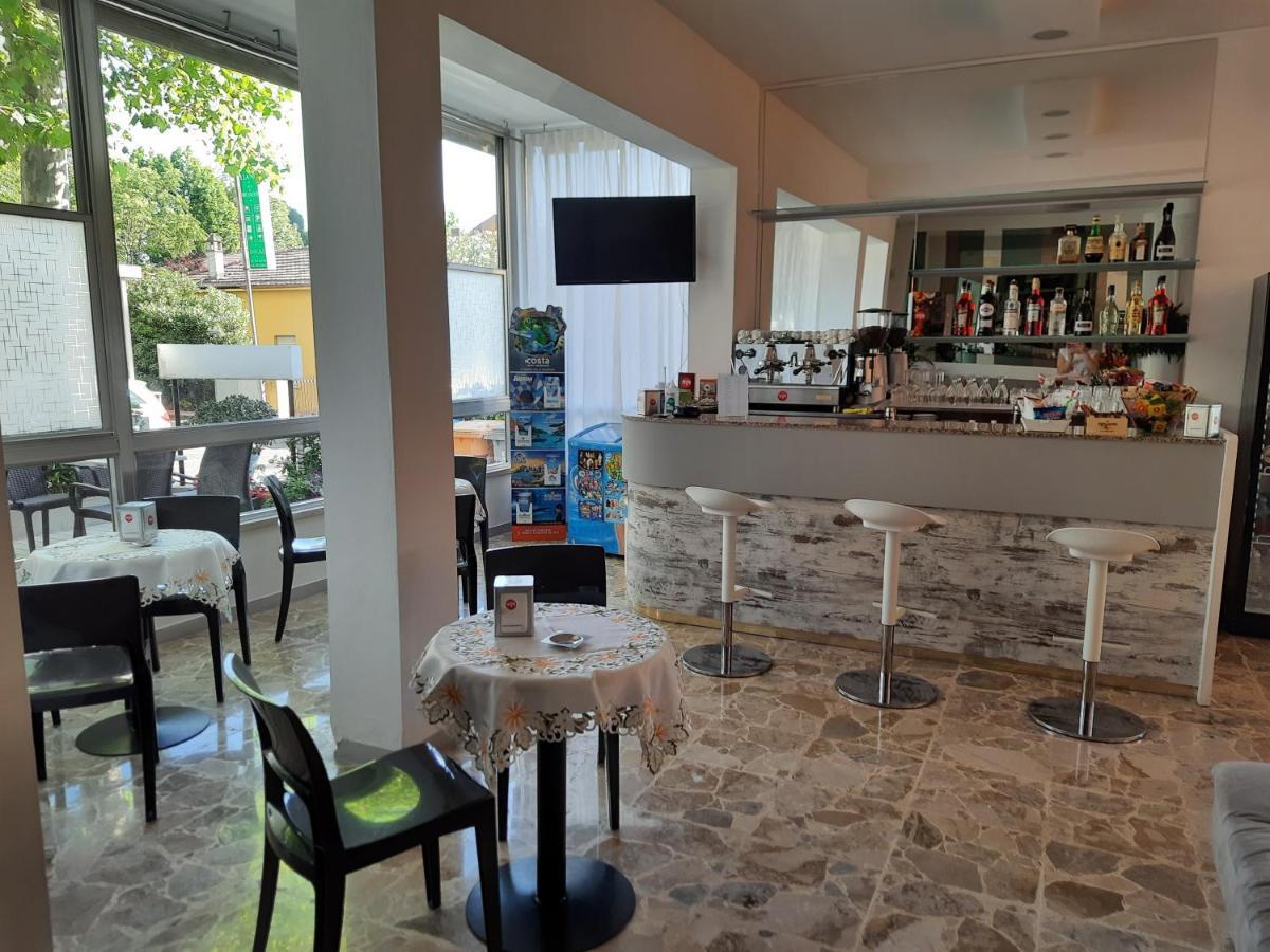 Hotel Barbiani リッチョーネ エクステリア 写真