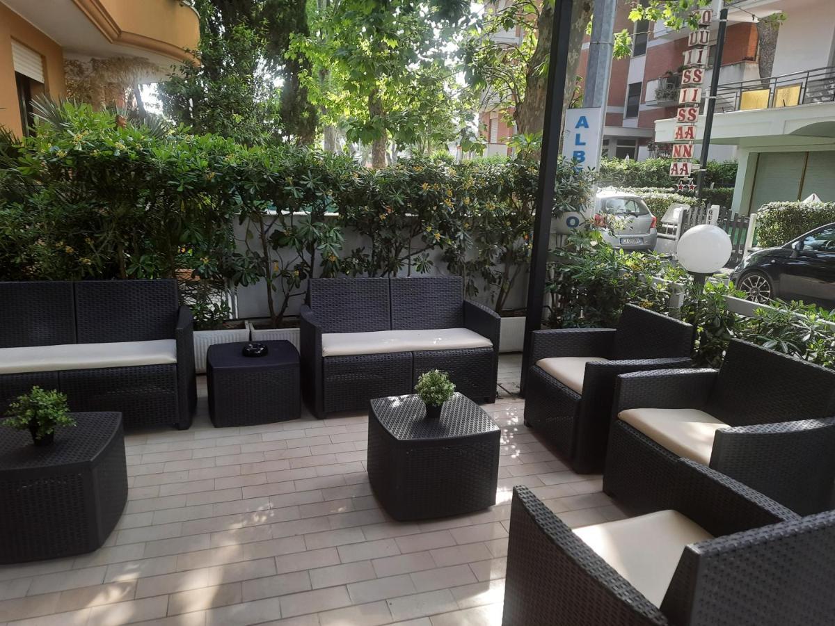 Hotel Barbiani リッチョーネ エクステリア 写真
