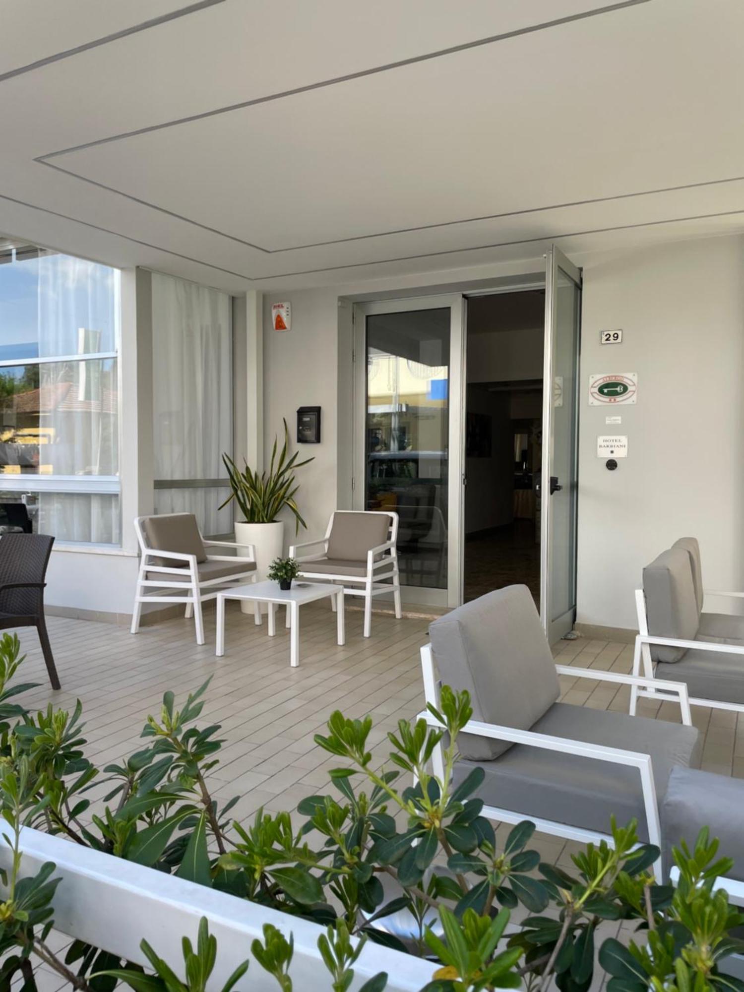 Hotel Barbiani リッチョーネ エクステリア 写真