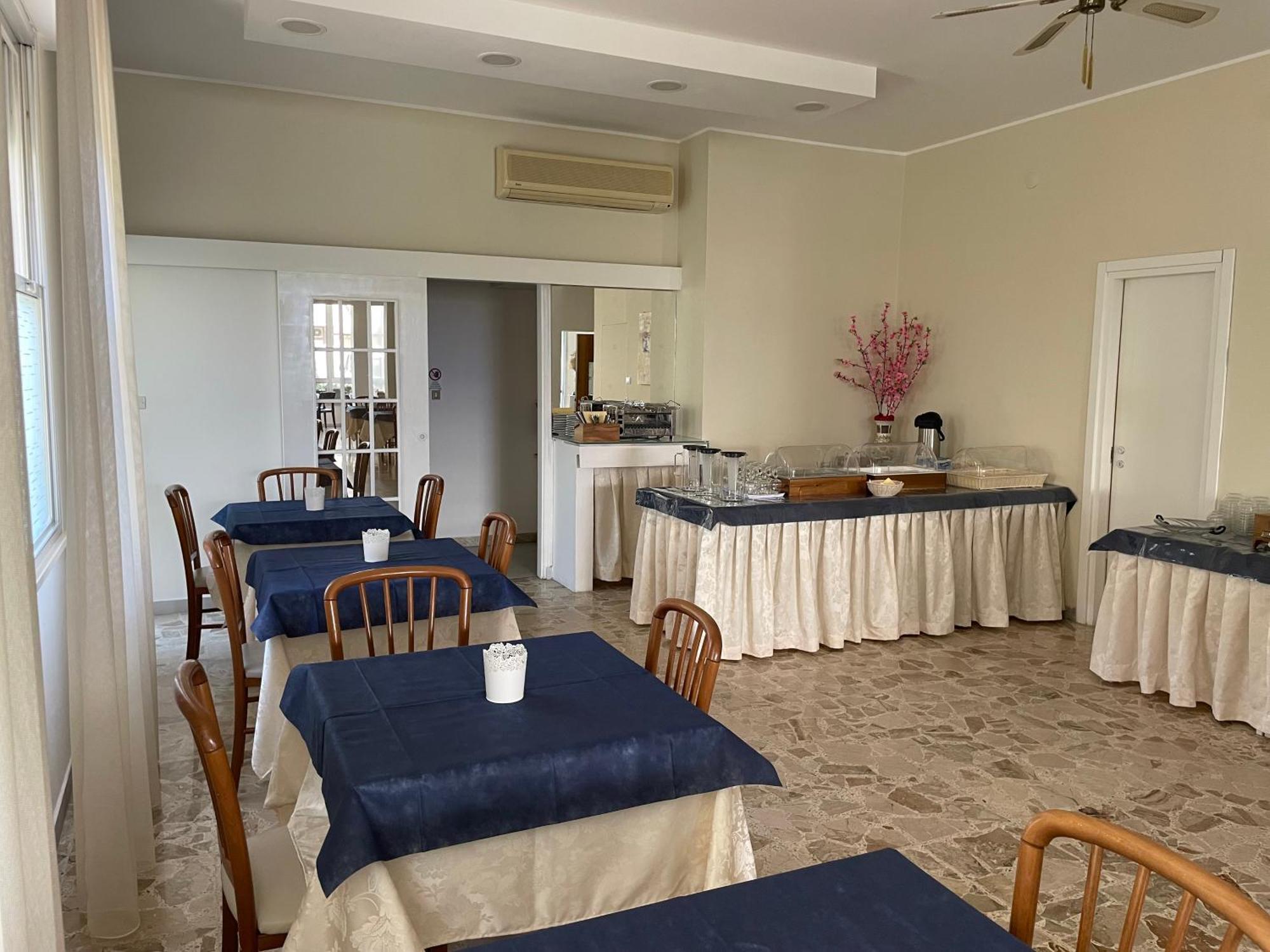 Hotel Barbiani リッチョーネ エクステリア 写真