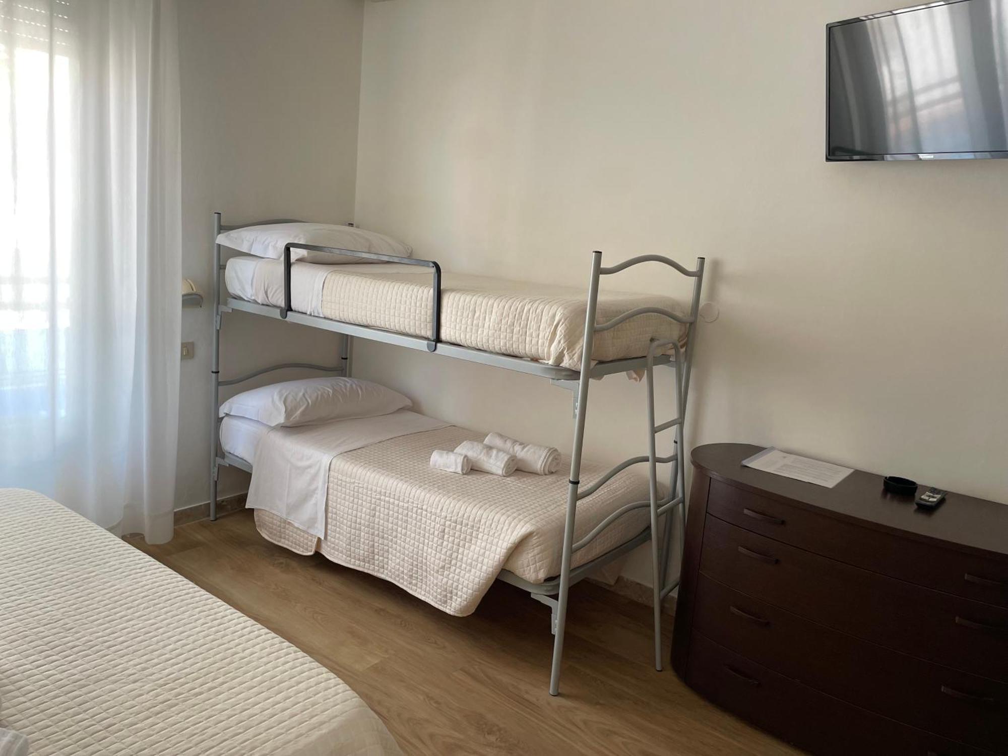 Hotel Barbiani リッチョーネ エクステリア 写真