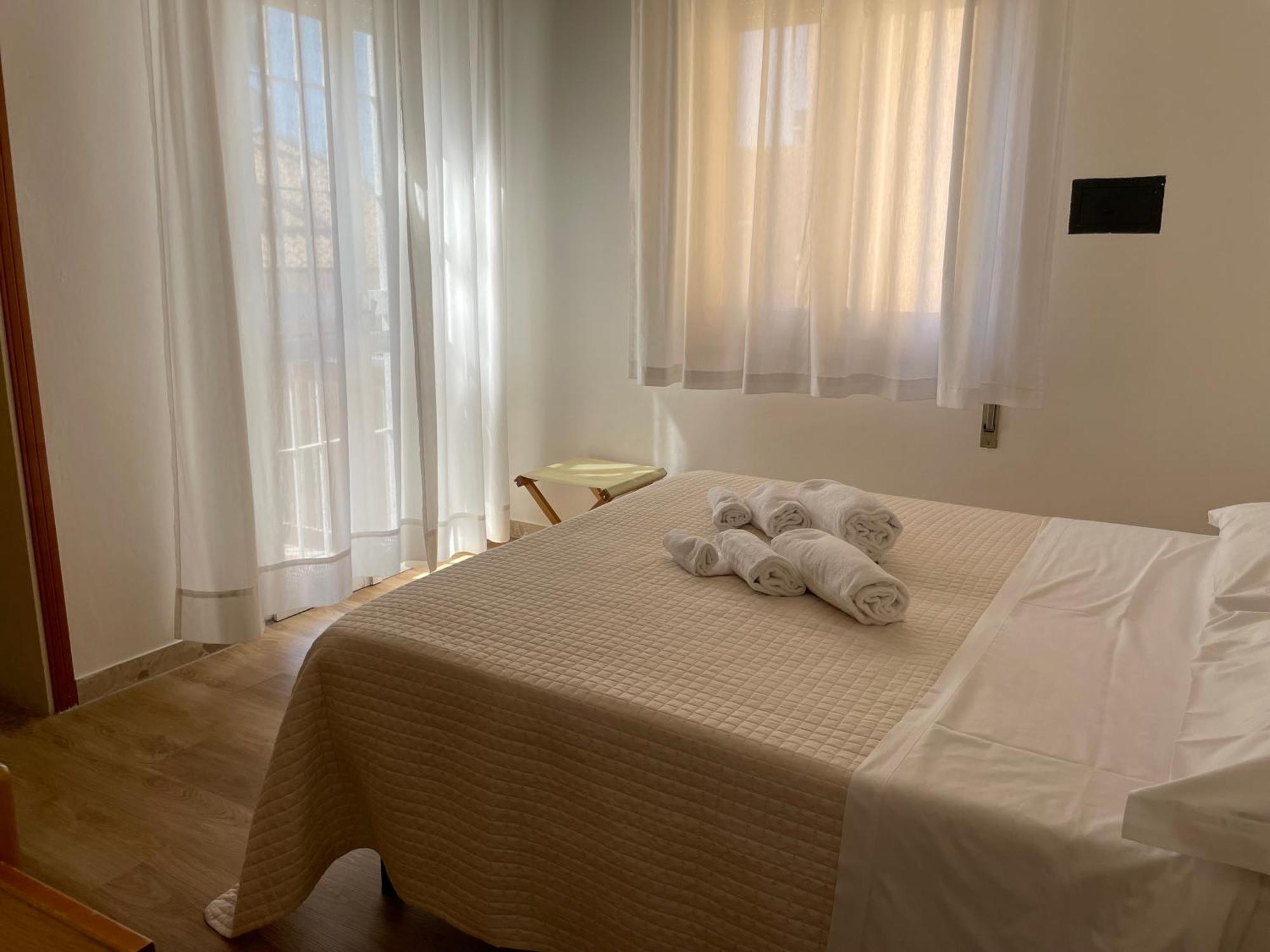 Hotel Barbiani リッチョーネ エクステリア 写真