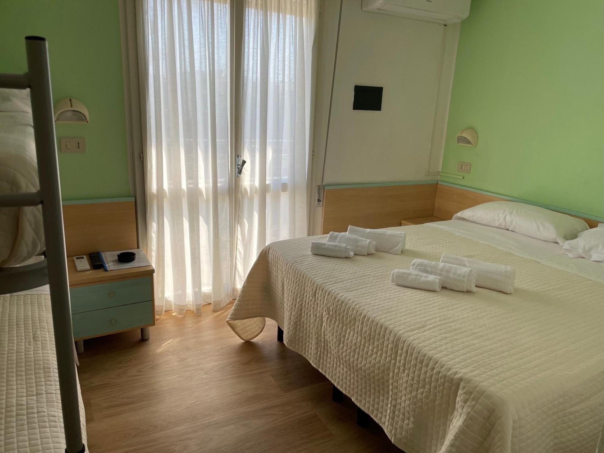 Hotel Barbiani リッチョーネ エクステリア 写真