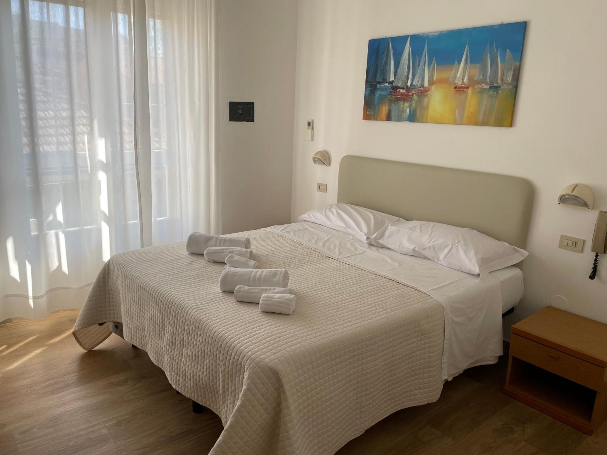 Hotel Barbiani リッチョーネ エクステリア 写真