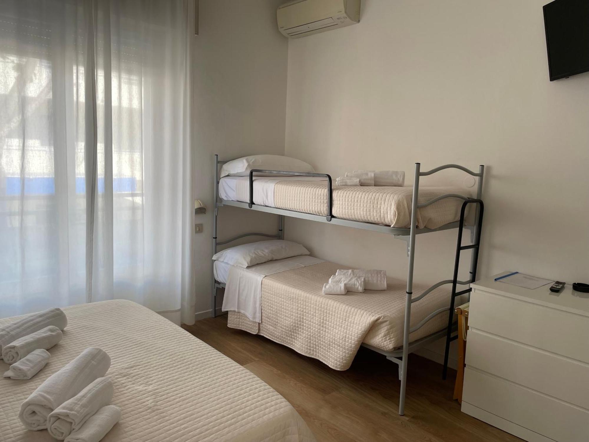 Hotel Barbiani リッチョーネ エクステリア 写真