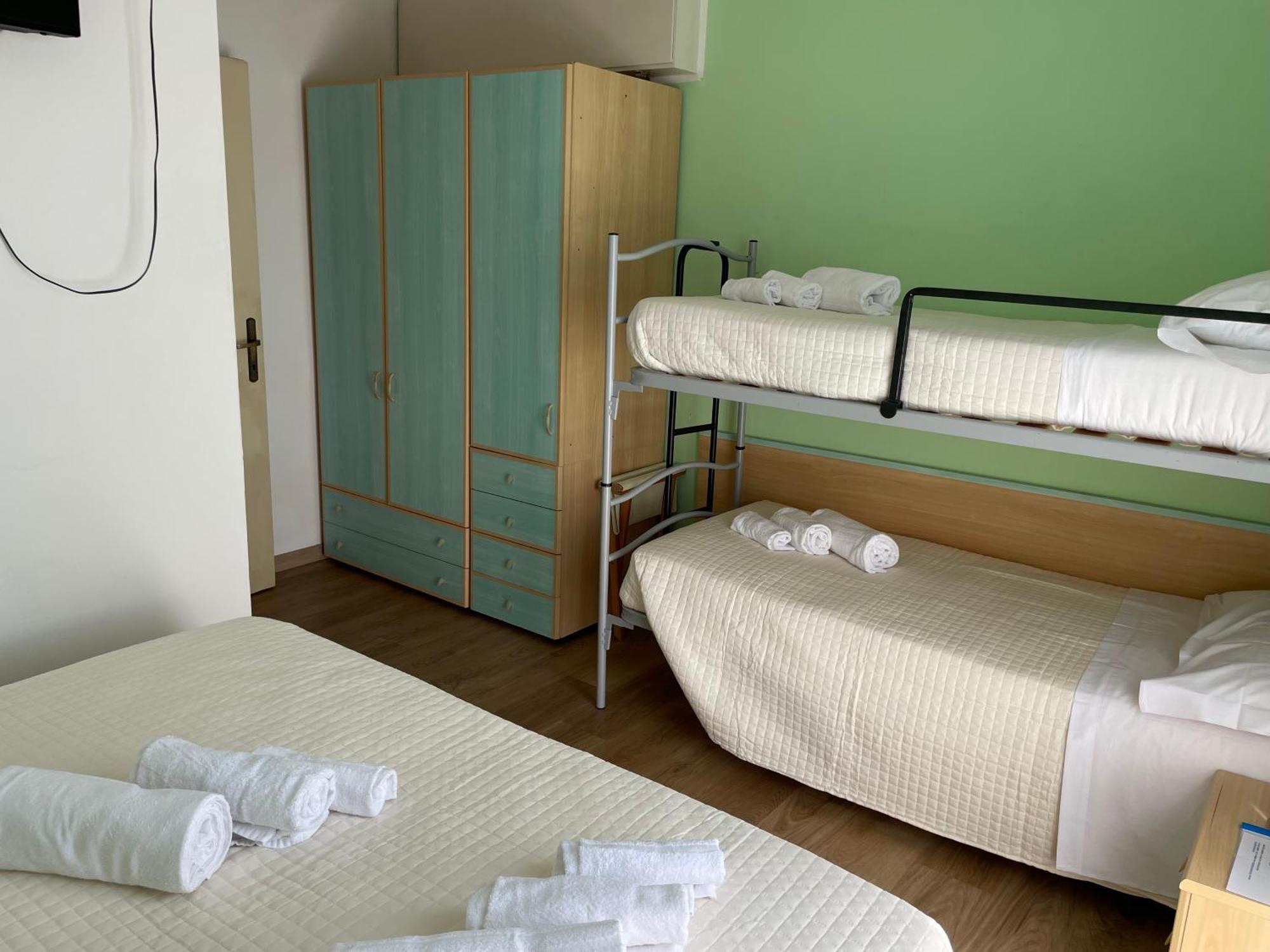 Hotel Barbiani リッチョーネ エクステリア 写真