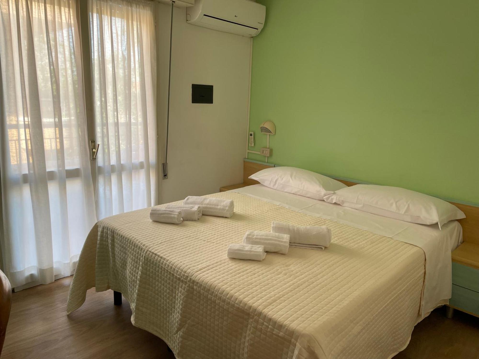 Hotel Barbiani リッチョーネ エクステリア 写真