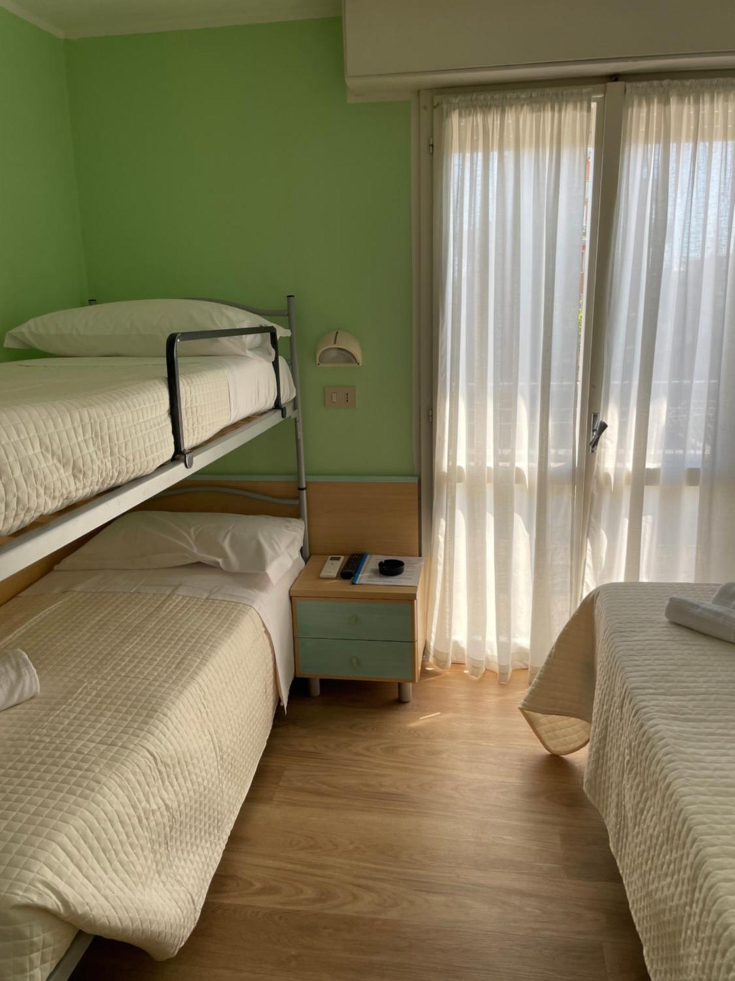 Hotel Barbiani リッチョーネ エクステリア 写真