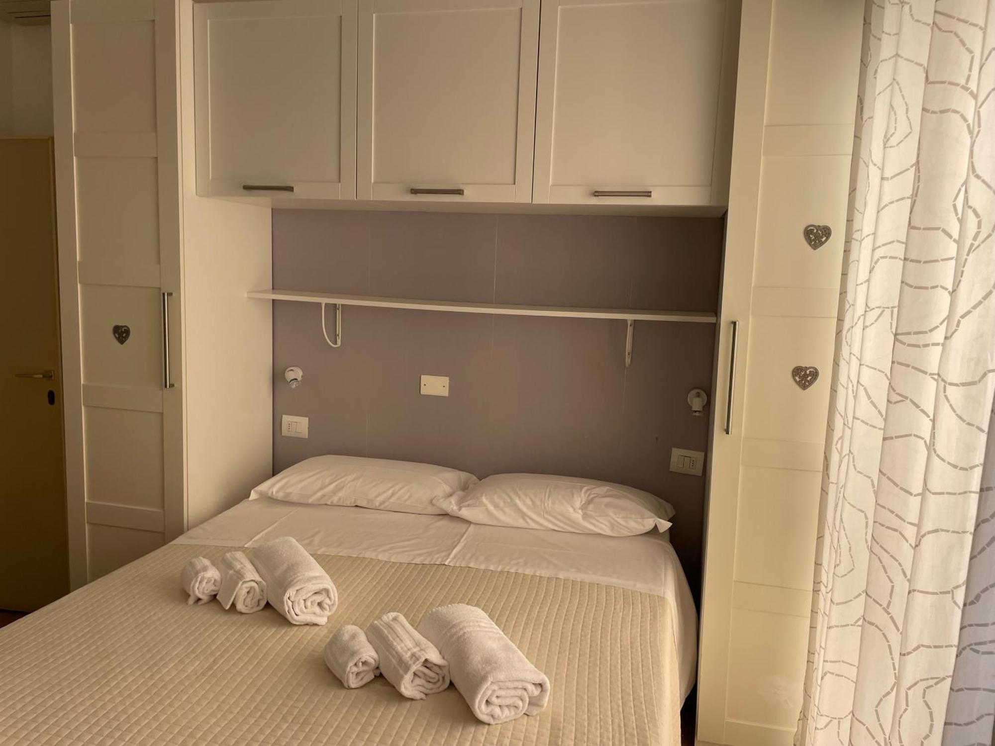 Hotel Barbiani リッチョーネ エクステリア 写真